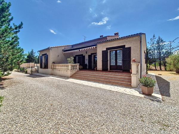 Villa 4 chambres  piscine double garage / 6800 m²