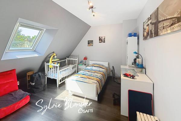 MAISON AU CENTRE D'EVRECY - 4 CHAMBRES - 834 M2 TERRAIN