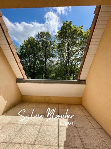 MAISON AU CENTRE D'EVRECY - 4 CHAMBRES - 834 M2 TERRAIN