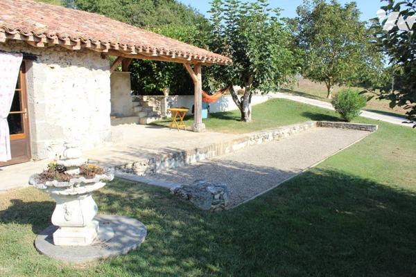 PROPRIETE DE CARACTERE AUX PORTES DE NERAC