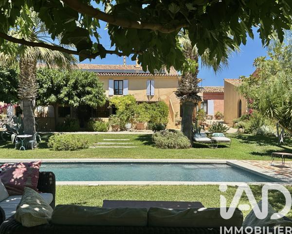 Maison à vendre 15 pièces 380 m² Saint-Cyr-sur-Mer