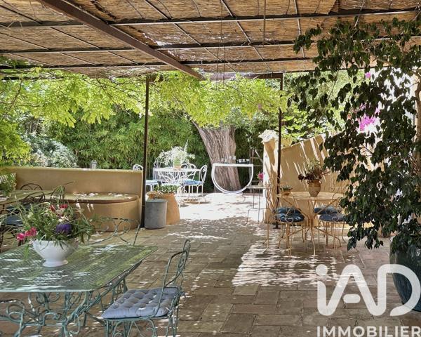 Maison à vendre 15 pièces 380 m² Saint-Cyr-sur-Mer