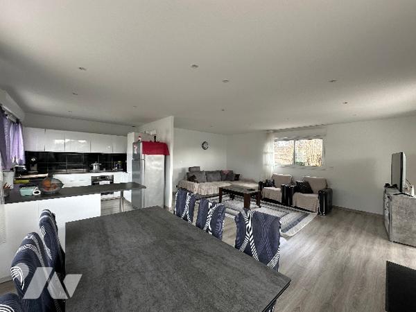 DOLE,  Maison récente de bonne construction , 5 chambres, 2 terrasses, proche centre