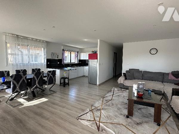 DOLE,  Maison récente de bonne construction , 5 chambres, 2 terrasses, proche centre