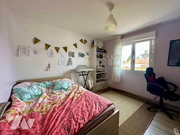 DOLE,  Maison récente de bonne construction , 5 chambres, 2 terrasses, proche centre