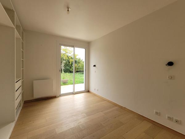 Maison rénovée de plain-pied avec jardin et piscine, Lagord, proche La Rochelle