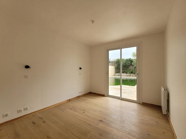 Maison rénovée de plain-pied avec jardin et piscine, Lagord, proche La Rochelle