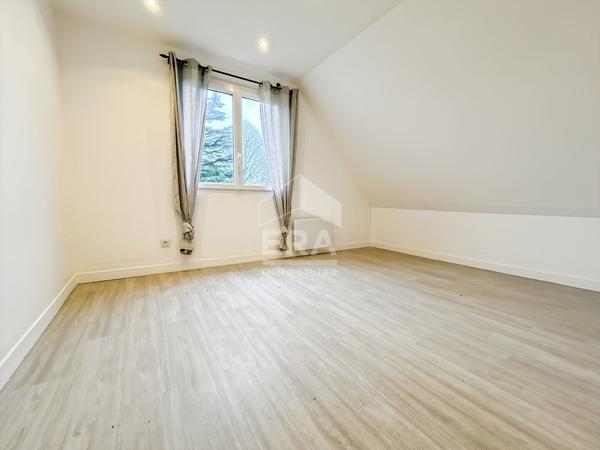Maison familiale à Janville-sur-Juine  198 m² sur terrain de plus de 3000 m²