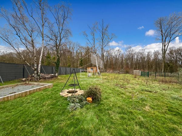 Maison familiale à Janville-sur-Juine  198 m² sur terrain de plus de 3000 m²