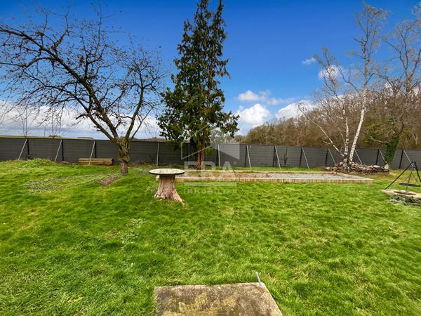Maison familiale à Janville-sur-Juine  198 m² sur terrain de plus de 3000 m²
