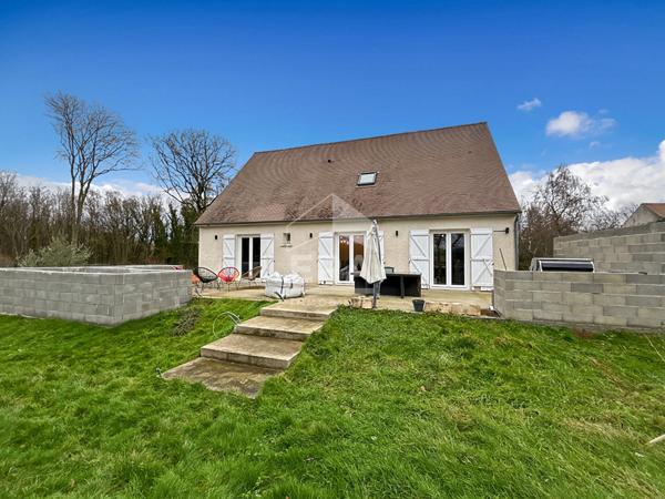 Maison familiale à Janville-sur-Juine  198 m² sur terrain de plus de 3000 m²