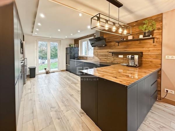 Maison familiale à Janville-sur-Juine  198 m² sur terrain de plus de 3000 m²