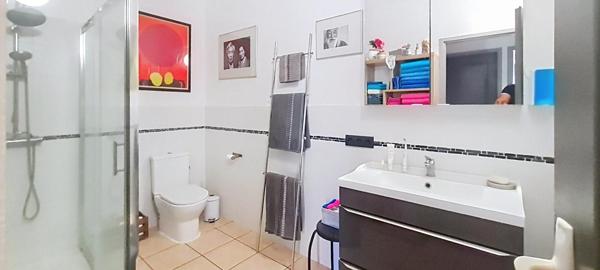 Doubles habitation de 105m² et 100m² + gîte 44m² et garage 97m² sur 545m² de terrain