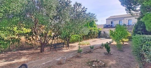 Doubles habitation de 105m² et 100m² + gîte 44m² et garage 97m² sur 545m² de terrain