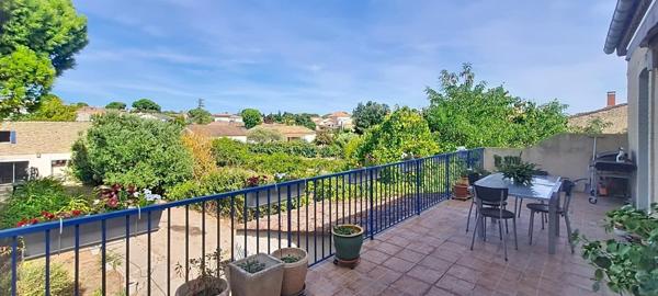 Doubles habitation de 105m² et 100m² + gîte 44m² et garage 97m² sur 545m² de terrain