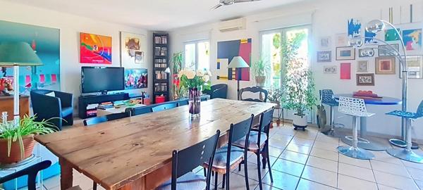 Doubles habitation de 105m² et 100m² + gîte 44m² et garage 97m² sur 545m² de terrain