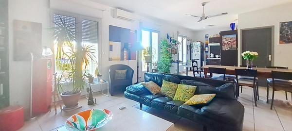 Doubles habitation de 105m² et 100m² + gîte 44m² et garage 97m² sur 545m² de terrain