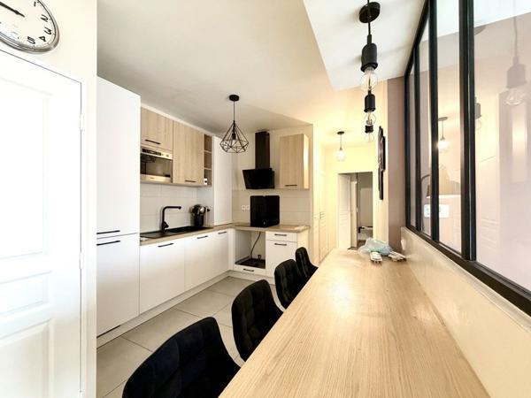 Appartement à louer 1 090 € CC Oullins-Pierre-Bénite 3 p 52 m² DPE C