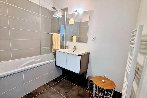 Appartement Sete 2 pièce(s) 44.80 m2 + parking