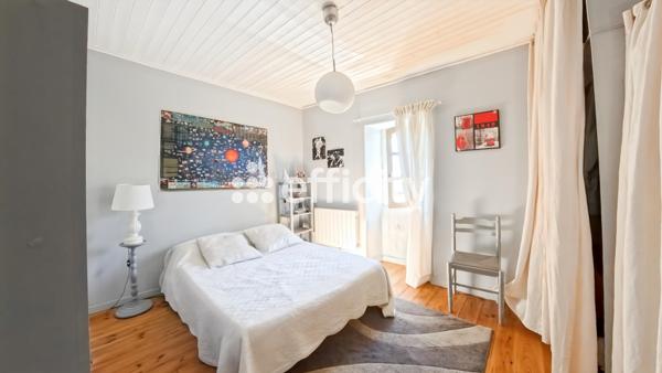Maison
         8 pièces
        - 265 m² 399 000 € *