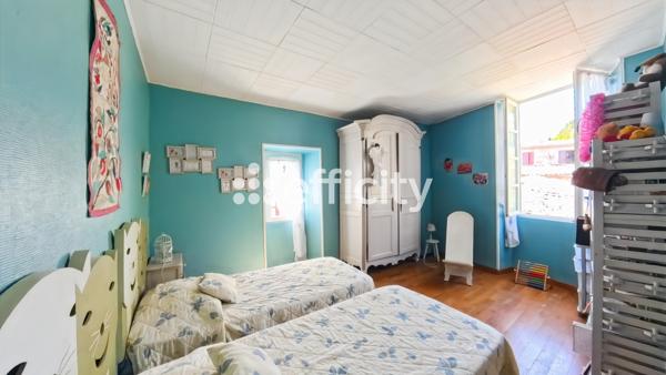 Maison
         8 pièces
        - 265 m² 399 000 € *
