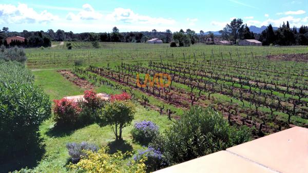 Domaine viticole en Provence avec 3 habitations 18 ha fort potentiel