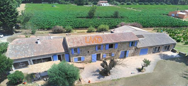 Domaine viticole en Provence avec 3 habitations 18 ha fort potentiel