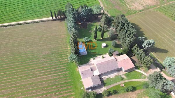 Domaine viticole en Provence avec 3 habitations 18 ha fort potentiel