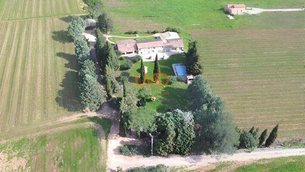 Domaine viticole en Provence avec 3 habitations 18 ha fort potentiel