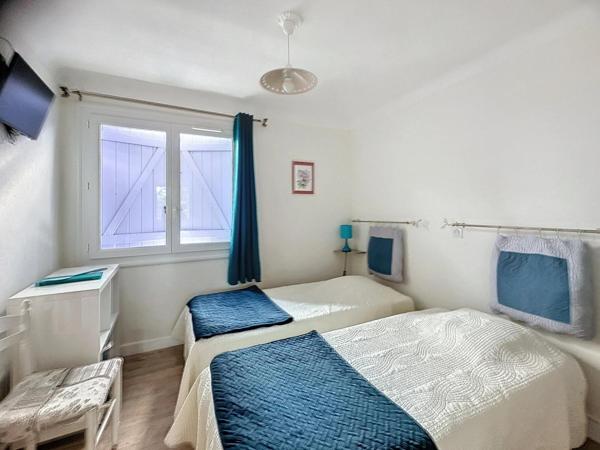 Hôtel de 9 chambres avec dépendance attenante proche autoroute et Cahors.