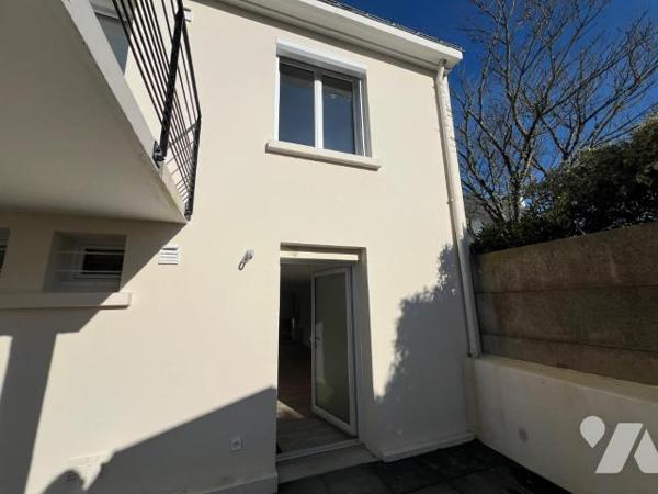 A VENDRE - ST MARC SUR MER - PROCHE CENTRE ET PLAGE DE MR HULOT - STUDIO 
Dans maison rénovée,...