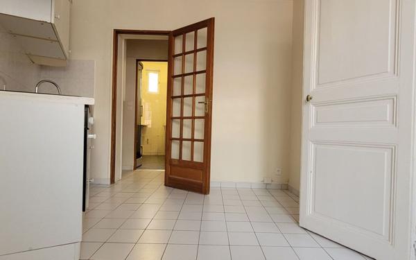 Appartement à louer    1 pièce • 26,98 m2 Vanves