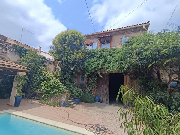 Demeure de caractère avec piscine, dépendances et volumes spectaculaires 15' de Béziers