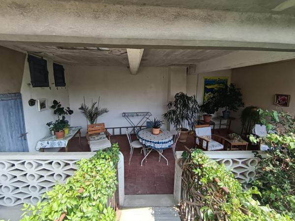 Demeure de caractère avec piscine, dépendances et volumes spectaculaires 15' de Béziers