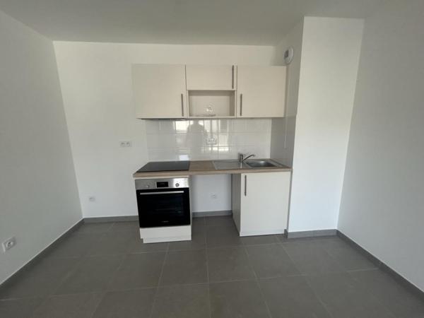 Location Appartement 4 pièces 75.93 m² - Provins 77160