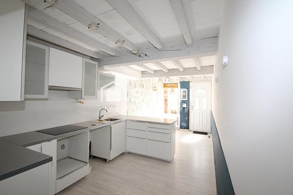 Maison de village sans extérieur - 2 chambres - 2 salles de bains - 2 toilettes - 2 entrées