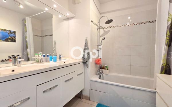 Appartement à vendre    3 pièces • 59,48 m2 Meyzieu