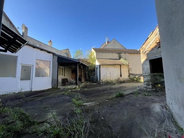 Immeuble 199 000 € La Châtre 186 m² DPE