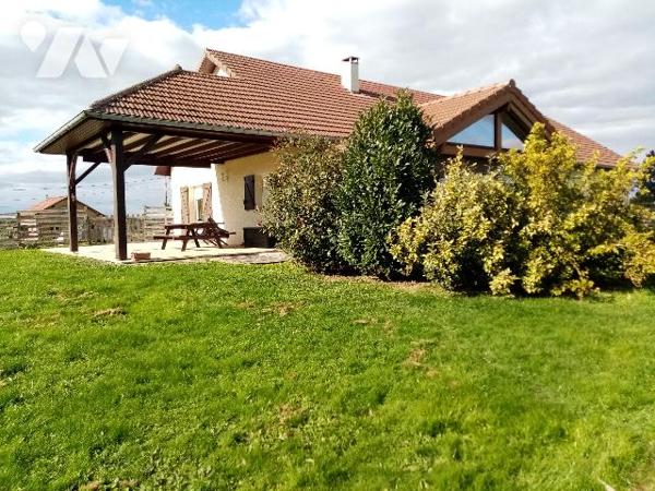 pavillon individuel de 2003, sur terrain clos et arboré de 6523m² avec bâtiment annexe à (garage)