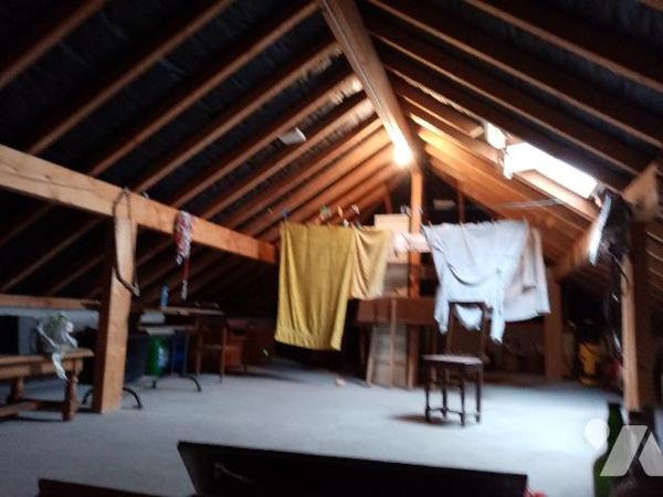 pavillon individuel de 2003, sur terrain clos et arboré de 6523m² avec bâtiment annexe à (garage)