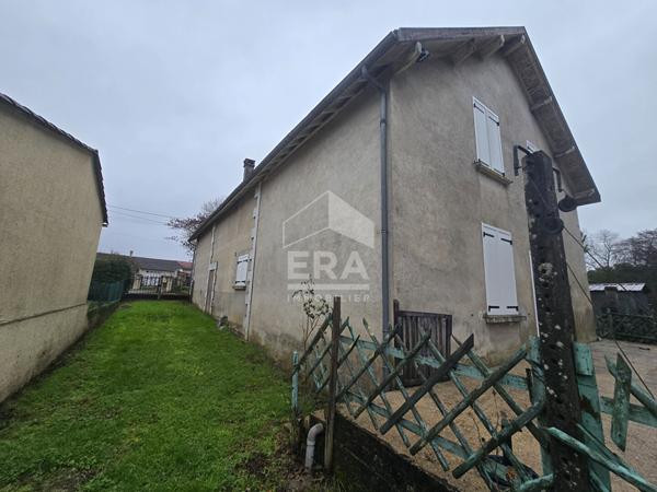 Plain-pied de charme avec source naturelle et fort potentiel