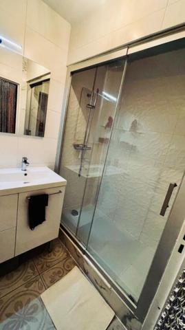 VILLEURBANNE SUPERBE T2 avec JARDIN