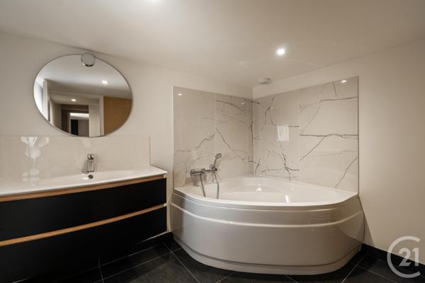 Maison à vendre  8 pièces - 168 m2 LAVAL - 53