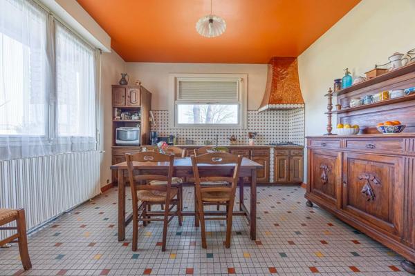 MIOS centre – Maison avec grand terrain d’environ 810 m²