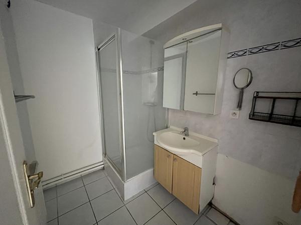 ORVAULT T3 de 67m² avec terrasse box et place de stationnement, Orvault 44700