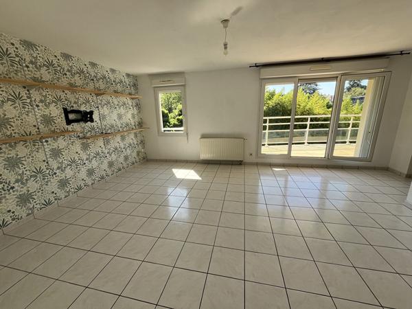 ORVAULT T3 de 67m² avec terrasse box et place de stationnement, Orvault 44700