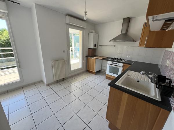 ORVAULT T3 de 67m² avec terrasse box et place de stationnement, Orvault 44700