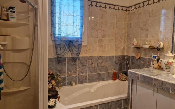 Maison à vendre    4 pièces •  Mèze