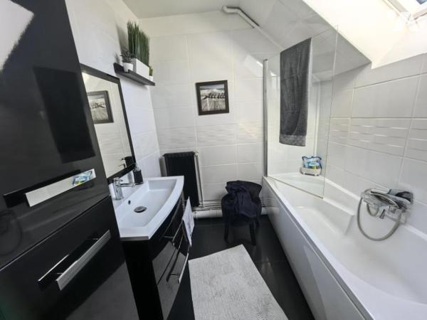 CENTRE MAGNY EN VEXIN - PROCHE ECOLE ET HOPITAL