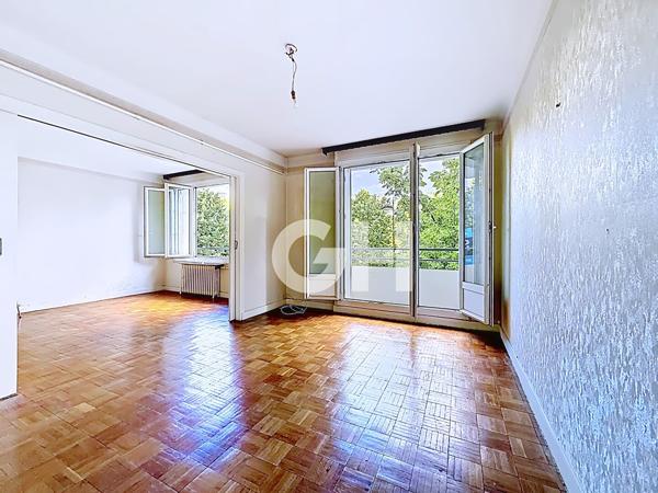 PROXIMITÉ NATION : 3 PIÈCES TRAVERSANT AVEC BALCON ET VUE DÉGAGÉE